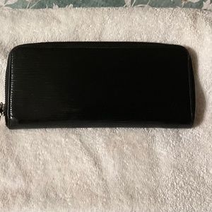 Louis Vuitton EPI black wallet
